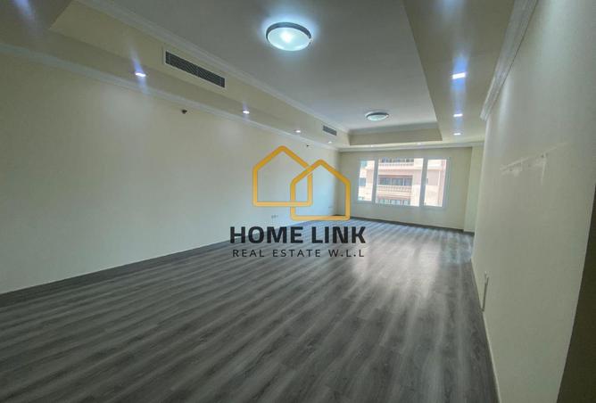 913224 - Property Image 2