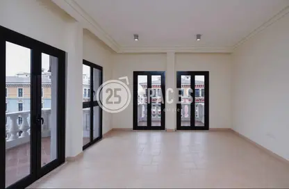 Apartment - 2 Bedrooms - 3 Bathrooms for rent in Carnaval - Qanat Quartier - The Pearl Island - Doha