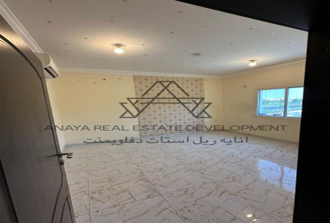 930479 - Property Image 2
