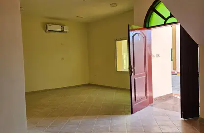 Villa - 5 Bedrooms - 4 Bathrooms for rent in Ain Khaled Villas - Ain Khaled - Doha
