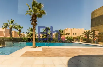 مجمع سكني - 3 غرف نوم - 4 حمامات للايجار في القرية الشرقية - العزيزية - العزيزية - الدوحة