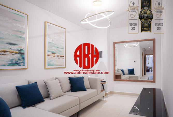 Apartment - 3 Bedrooms - 4 Bathrooms for rent in Viva West - Viva Bahriyah - The Pearl Island - Doha