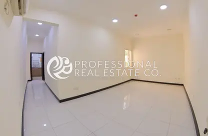 Apartment - 1 Bedroom - 1 Bathroom for rent in Abu Talha Street - Fereej Bin Omran - Doha