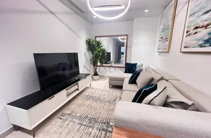 Apartment - 3 Bedrooms - 4 Bathrooms for rent in Floresta Gardens - Floresta Gardens - The Pearl Island - Doha
