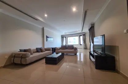 Apartment - 1 Bedroom - 2 Bathrooms for rent in West Porto Drive - Porto Arabia - The Pearl Island - Doha