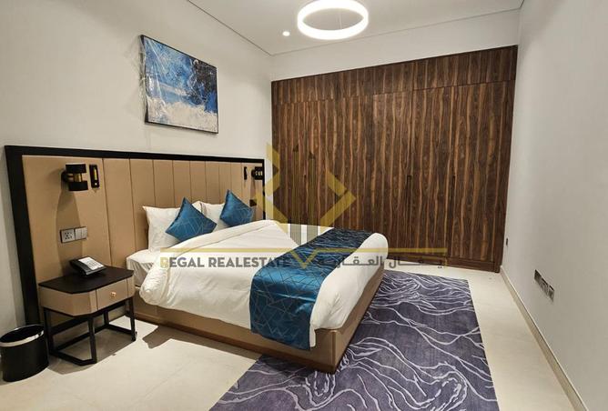 956453 - Property Image 3