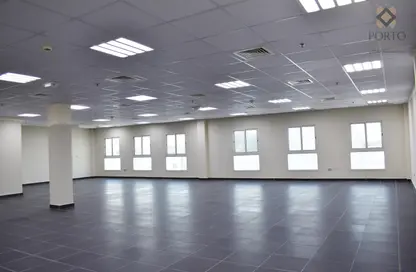 Empty Room image for: Office Space - Studio - 2 Bathrooms for rent in Al Ghanim - Doha, Image 1
