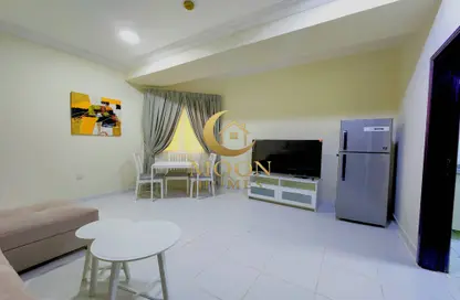Apartment - 1 Bedroom - 1 Bathroom for rent in Umm Ghuwailina 4 - Umm Ghuwailina - Doha