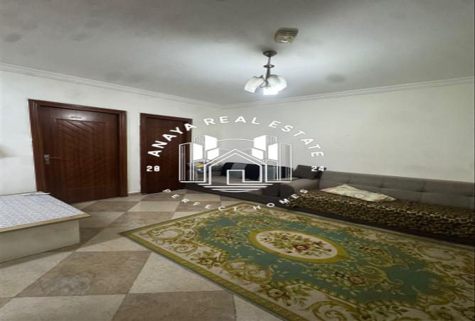 957125 - Property Image 2