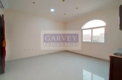 Apartment - Studio - 1 Bathroom for rent in Ibn Zaidoun Street - Lejbailat - Doha