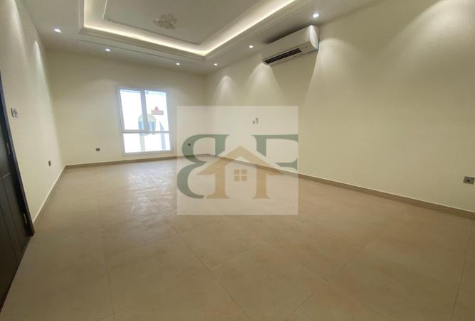 933911 - Property Image 3