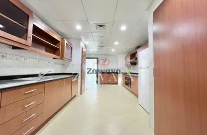 Apartment - 3 Bedrooms - 5 Bathrooms for rent in Tower 1 - Porto Arabia - The Pearl Island - Doha