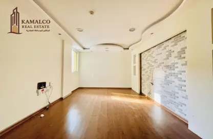 Apartment - 2 Bedrooms - 2 Bathrooms for rent in Umm Ghuwailina 4 - Umm Ghuwailina - Doha