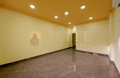 Apartment - 2 Bedrooms - 3 Bathrooms for rent in Al Nasr Street - Al Nasr - Doha