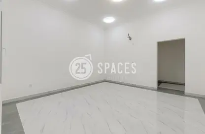 Villa - 6 Bedrooms - 7 Bathrooms for sale in Umm Abirieh - Al Shamal