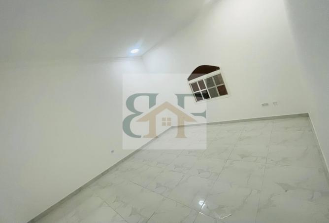 998450 - Property Image 2