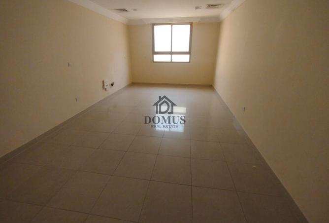 992544 - Property Image 2