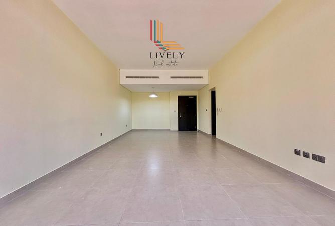 976439 - Property Image 2