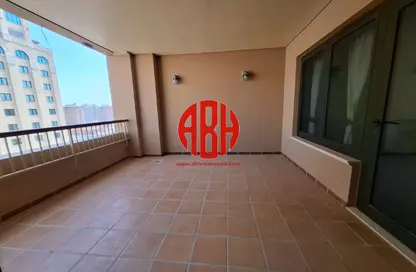 Apartment - 2 Bedrooms - 3 Bathrooms for rent in East Porto Drive - Porto Arabia - The Pearl Island - Doha