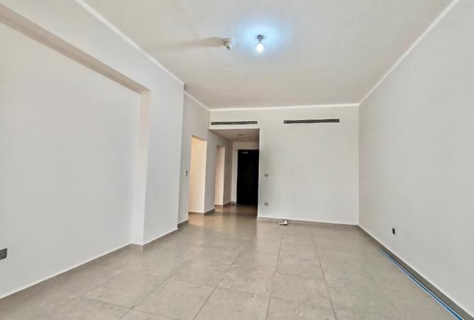 958227 - Property Image 3