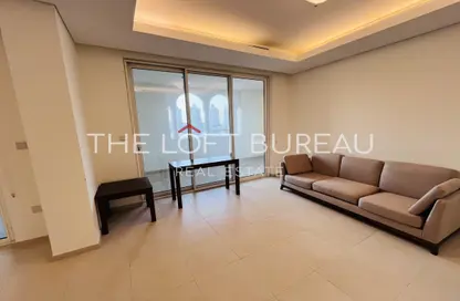 شقة - غرفة نوم - 2 حمامات للايجار في فيفا غرب - فيفا بحرية - جزيرة اللؤلؤة - الدوحة