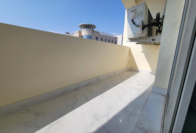 989077 - Property Image 2