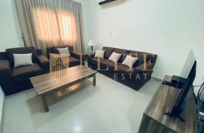 Apartment - 2 Bedrooms - 2 Bathrooms for rent in Bin Omran 28 - Fereej Bin Omran - Doha