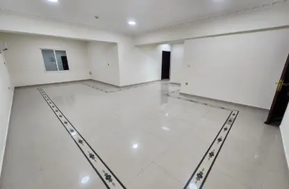 شقة - 2 غرف نوم - 2 حمامات للايجار في 43 المطار القديم - طريق المطار القديم - الدوحة