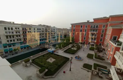Apartment - 2 Bedrooms - 3 Bathrooms for rent in Carnaval - Qanat Quartier - The Pearl Island - Doha