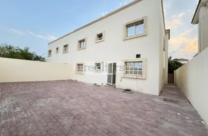 Outdoor House image for: Compound - 3 Bedrooms - 3 Bathrooms for rent in Umm Al Seneem Street - Ain Khaled - Doha, Image 1
