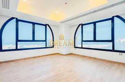 شقة - 4 غرف نوم - 5 حمامات للايجار في بوابة المارينا - بورتو أرابيا - جزيرة اللؤلؤة - الدوحة