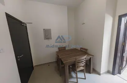 Apartment - 2 Bedrooms - 2 Bathrooms for rent in Bin Omran - Fereej Bin Omran - Doha