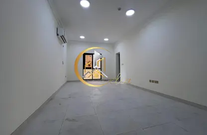 Apartment - 2 Bedrooms - 2 Bathrooms for rent in Anas Street - Fereej Bin Mahmoud North - Fereej Bin Mahmoud - Doha