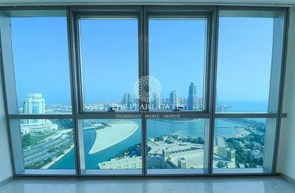 Apartment - 3 Bedrooms - 5 Bathrooms for sale in Zig Zag Towers - West Bay - Doha