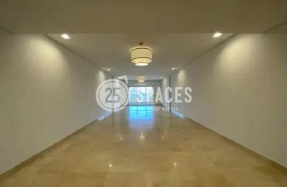 Apartment - 3 Bedrooms - 4 Bathrooms for rent in Al Mutahidah Tower - Viva Bahriyah - The Pearl Island - Doha