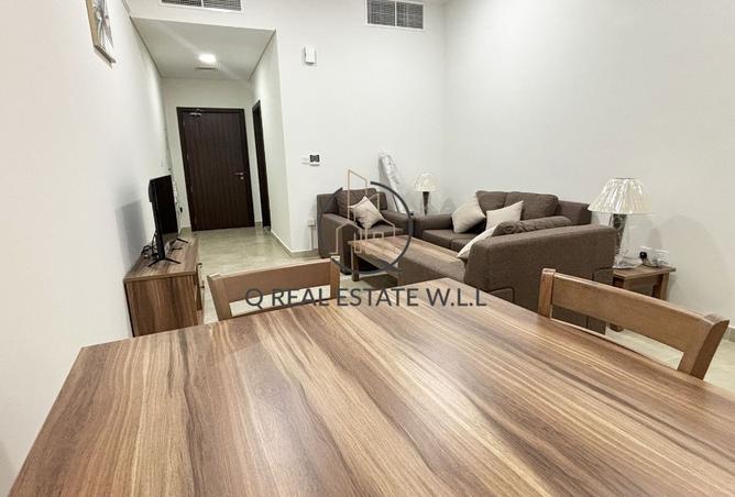 955300 - Property Image 2