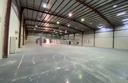 Show Room - Studio - 2 Bathrooms for rent in Industrial Area 3 - Industrial Area - Industrial Area - Doha