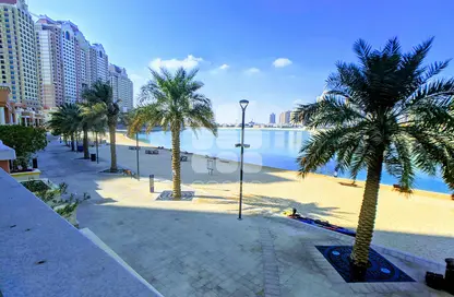 Townhouse - 1 Bedroom - 2 Bathrooms for rent in Viva East - Viva Bahriyah - The Pearl Island - Doha