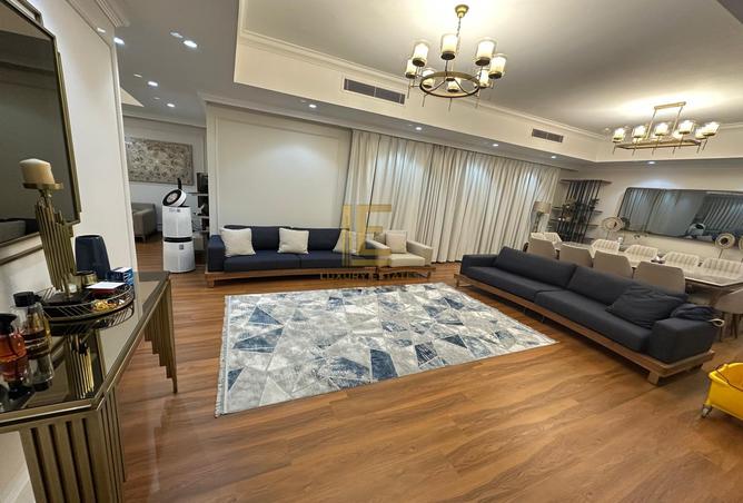 903805 - Property Image 2