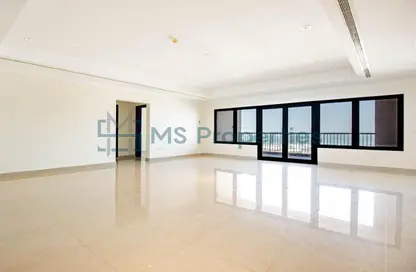 Apartment - 2 Bedrooms - 3 Bathrooms for sale in West Porto Drive - Porto Arabia - The Pearl Island - Doha