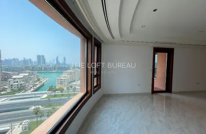 Apartment - 2 Bedrooms - 2 Bathrooms for rent in West Porto Drive - Porto Arabia - The Pearl Island - Doha