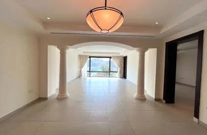 Apartment - 2 Bedrooms - 3 Bathrooms for rent in East Porto Drive - Porto Arabia - The Pearl Island - Doha