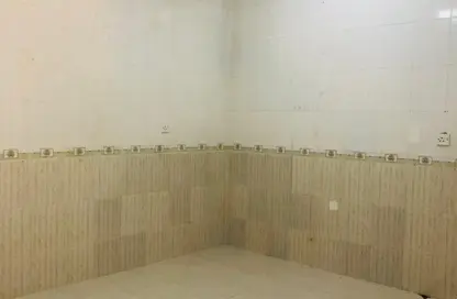 فيلا - غرفة نوم - 1 حمام للايجار في بوابة عين خالد - عين خالد - الدوحة