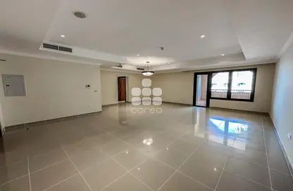 Empty Room image for: Apartment - 3 Bedrooms - 4 Bathrooms for rent in Tower 4 - Porto Arabia - The Pearl Island - Doha, Image 1