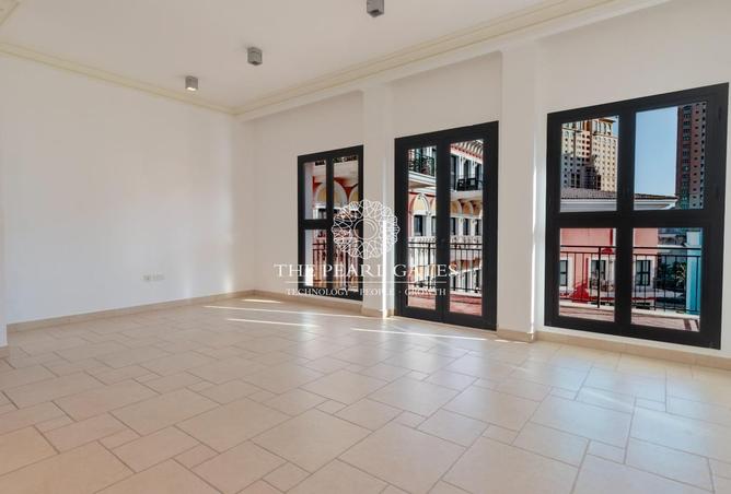 942422 - Property Image 2