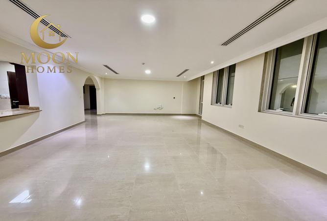 985975 - Property Image 2