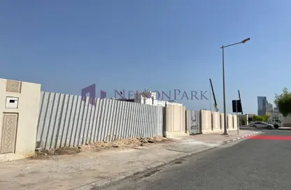 قطعة أرض - استوديو للبيع في شارع عنيزة - الحي الدبلوماسي - الدوحة