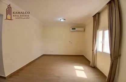 Apartment - 2 Bedrooms - 2 Bathrooms for rent in Old Salata - Salata - Doha