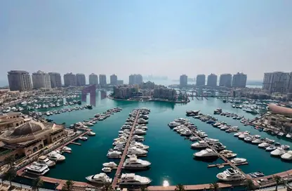 شقة - 2 غرف نوم - 3 حمامات للايجار في طريق بورتو الغربي - بورتو أرابيا - جزيرة اللؤلؤة - الدوحة