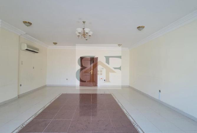 953233 - Property Main Image
